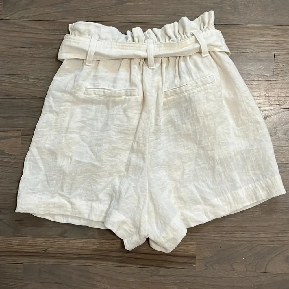 A New Day High Rise Paper Bag Shorts Cream Small. Clean! - Picture 4 of 6